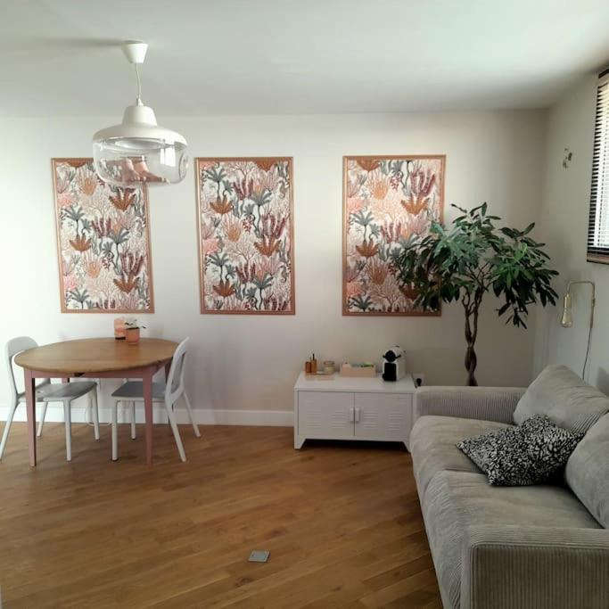 Apartamento Joli Studio Avec Stationnement Gratuit Dans La Rue Le Mans Exterior foto